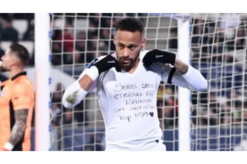 「永遠にファンだよ」 ネイマール、26歳で事故死の国民的歌手にゴール捧げる 画像