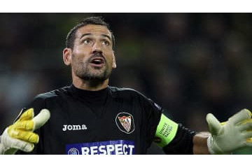 あの名守護神の息子GKが決めた！90分の超ロングシュートがすごい 画像