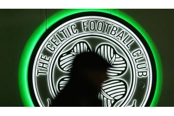 古橋ゴールのハーツ戦、選手にボトルを投げつけたファン逮捕 画像