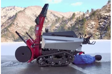 手押し式除雪機、安全装置使用を 画像