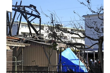 住宅火災、夫婦の安否不明 画像