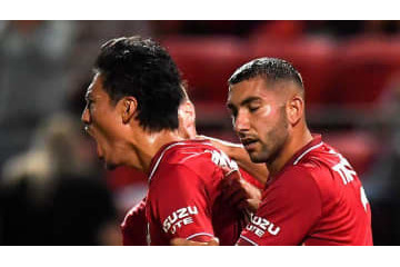 指宿洋史、いきなり豪州デビューゴール！抜け目ない「倒れながらのシュート」 画像