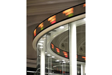 東証反発、終値は305円高 画像