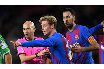 33歳ブスケツを見切って、24歳デヨングに移行せよ！元バルサMFが提言 画像