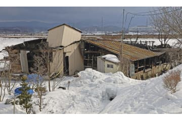 秋田で木工所全焼、2人死亡 画像