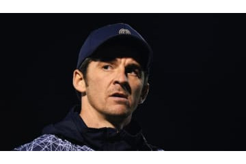 壮絶DVの悪童バートン…泥酔して妻の頭を蹴り飛ばす 画像