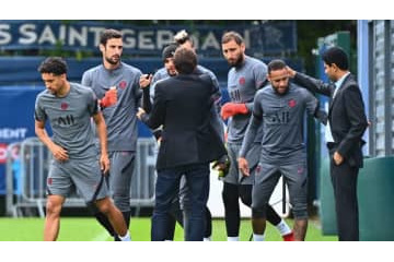 「出てけよ！」 崩壊危機のPSG、サポーターが選手に嫌がらせ 画像