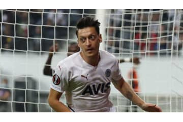 エジル、何があった…クラブで突然「チームから除外」制裁を食らう 画像