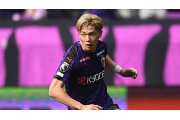 ”超攻撃SB”京都DF荻原拓也は「なぜそんなにシュートを打てるのか」 画像