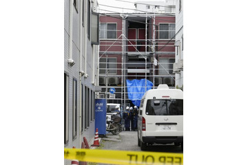 階段の腐食と転落、因果関係焦点 画像