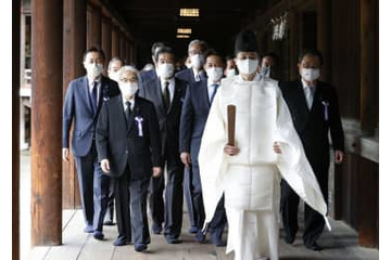 超党派で靖国神社に一斉参拝 画像