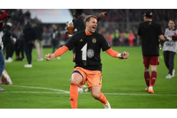 日本代表も要注意！？超守護神ノイアー、ビールかけを神回避 画像