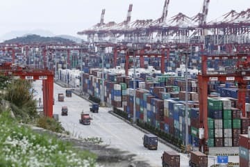 中国、4月の輸出4％増に鈍化 画像