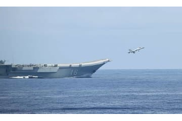 空母遼寧で6日連続発着艦 画像