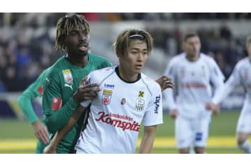 “超ゴール男”復活！中村敬斗、現地ファン熱狂の2ゴールがこれ(動画あり) 画像