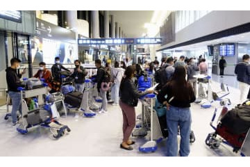 入国上限倍増、2万人に引き上げ 画像