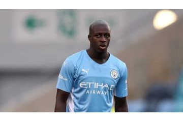 ”7件のレイプで逮捕”シティDFメンディ、「発信機を付けてランニング」する 画像