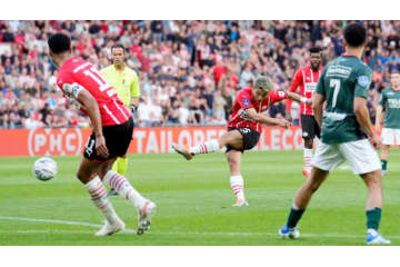 こりゃすげぇ！PSV堂安律、日本人離れした低空ミサイル弾がこれ（動画あり） 画像