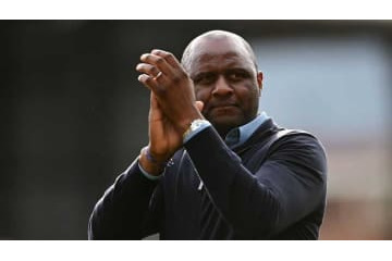 「挑発ファンをマジ蹴り」のヴィエラ監督、お咎めなしに 画像