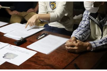 三幸製菓が遺族宅を訪問 画像