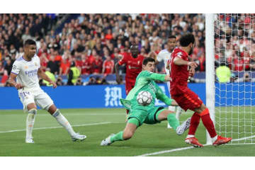 クロップも脱帽！レアル守護神クルトワ、サラーを絶望させた神セーブがこれ 画像