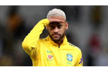 日本代表戦に準備万端！？ネイマール、ブラジル代表でのキレキレシーン 画像