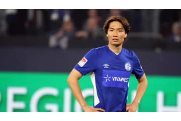 板倉滉、シャルケ退団決定　チームメイトも「涙の絵文字」 画像