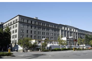 税収、初の65兆円超え視野 画像