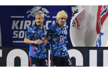日本代表初ゴールの前田大然、伊東純也のやり取りがほほえましい 画像