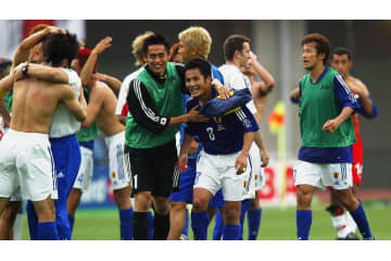 「日韓W杯チュニジア戦」日本代表の”伝説スタメン”覚えてる？ 画像