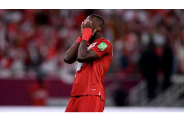 PK失敗でW杯逃す…号泣のペルー代表DF、国民に謝罪して代表引退 画像