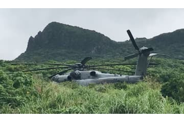 米軍ヘリの着陸相次ぐ 画像