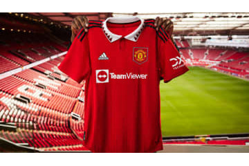 「白い襟」が復活！マンチェスター・ユナイテッド、2022-23新ユニフォームを発表 画像