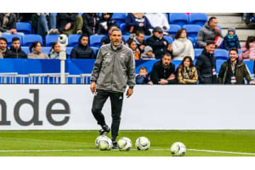 フランス語が話せないから…元Jリーガーの相棒コーチ、金を捨てて1年で退団 画像