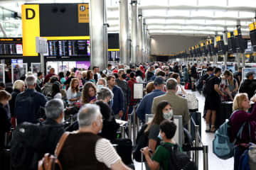 英空港、1日の出発10万人 画像