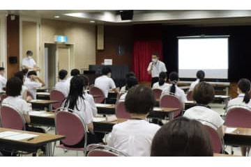 歩道橋事故21年で新人職員研修 画像