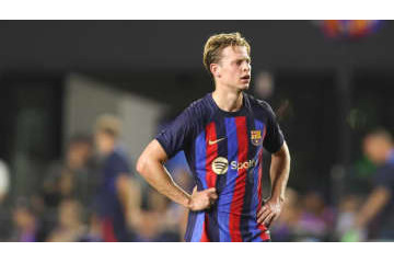 デヨングのCB起用…バルサのチャビ監督「退団フラグじゃない」と説明 画像