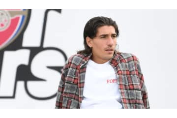 日本が誇るデザイナー、三宅一生さんが死去…あのアーセナル選手も絵文字で追悼 画像