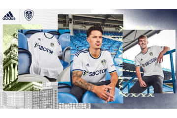 リーズ・ユナイテッド、22-23新ユニフォーム！ホームは「優勝50周年」デザイン 画像