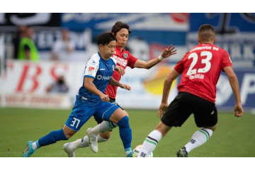 室屋成、日本人対決で超ゴール！原口元気も「サイ」とザワつく 画像