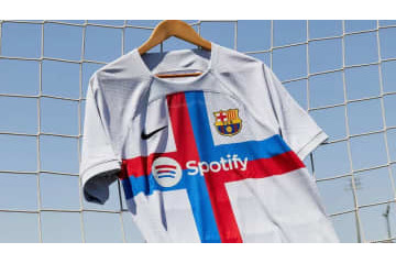バルセロナ、「十字勲章30周年」の22-23新サードユニフォーム発表！色は“復活のグレー” 画像