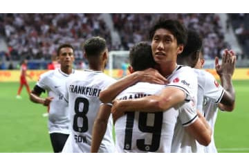 フランクフルト鎌田大地、頭でゴール！チーム最高評価だ（動画あり） 画像