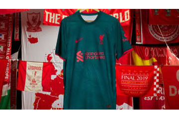 緑の「CL戦闘服」登場！リヴァプール、2022-23新サードユニフォームを発表 画像