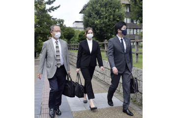 ウクライナ国籍の女性が賠償請求 画像