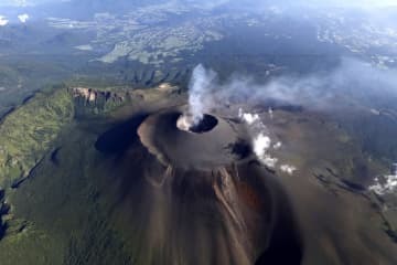 浅間山で火山性地震増加 画像