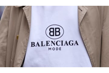 あのバレンシアガ、サッカーチームの移動着をデザインすることに！その背景は 画像