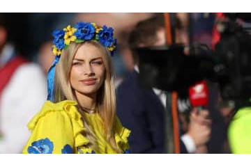 「夫の同僚を中傷したサッカー選手の妻」たち 画像