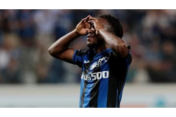 理解不能！？ルックマンの「ルック」セレブーション、主審が謎イエロー 画像