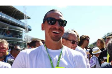 イブラヒモヴィッチ、TikTokに登場。ライオンと筋肉と山と船 画像