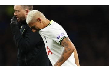 ブラジル代表FWリシャルリソン、負傷交代で大号泣…W杯ピンチか 画像